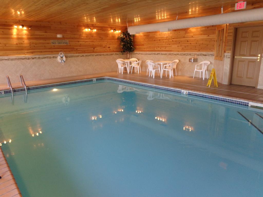 Country Inn & Suites By Radisson, Forest Lake, Mn מראה חיצוני תמונה