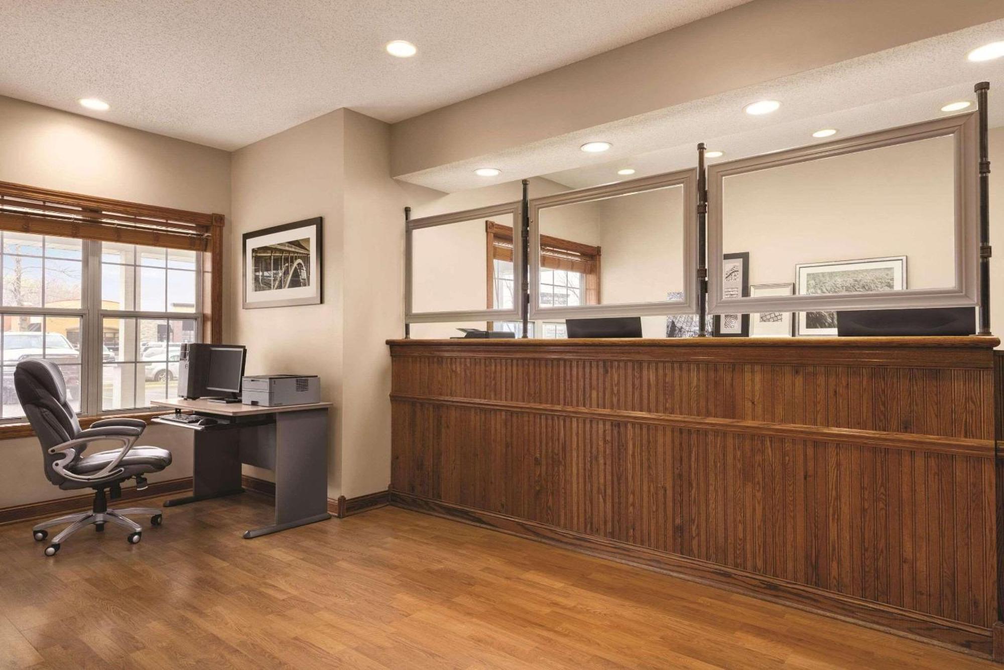Country Inn & Suites By Radisson, Forest Lake, Mn מראה חיצוני תמונה