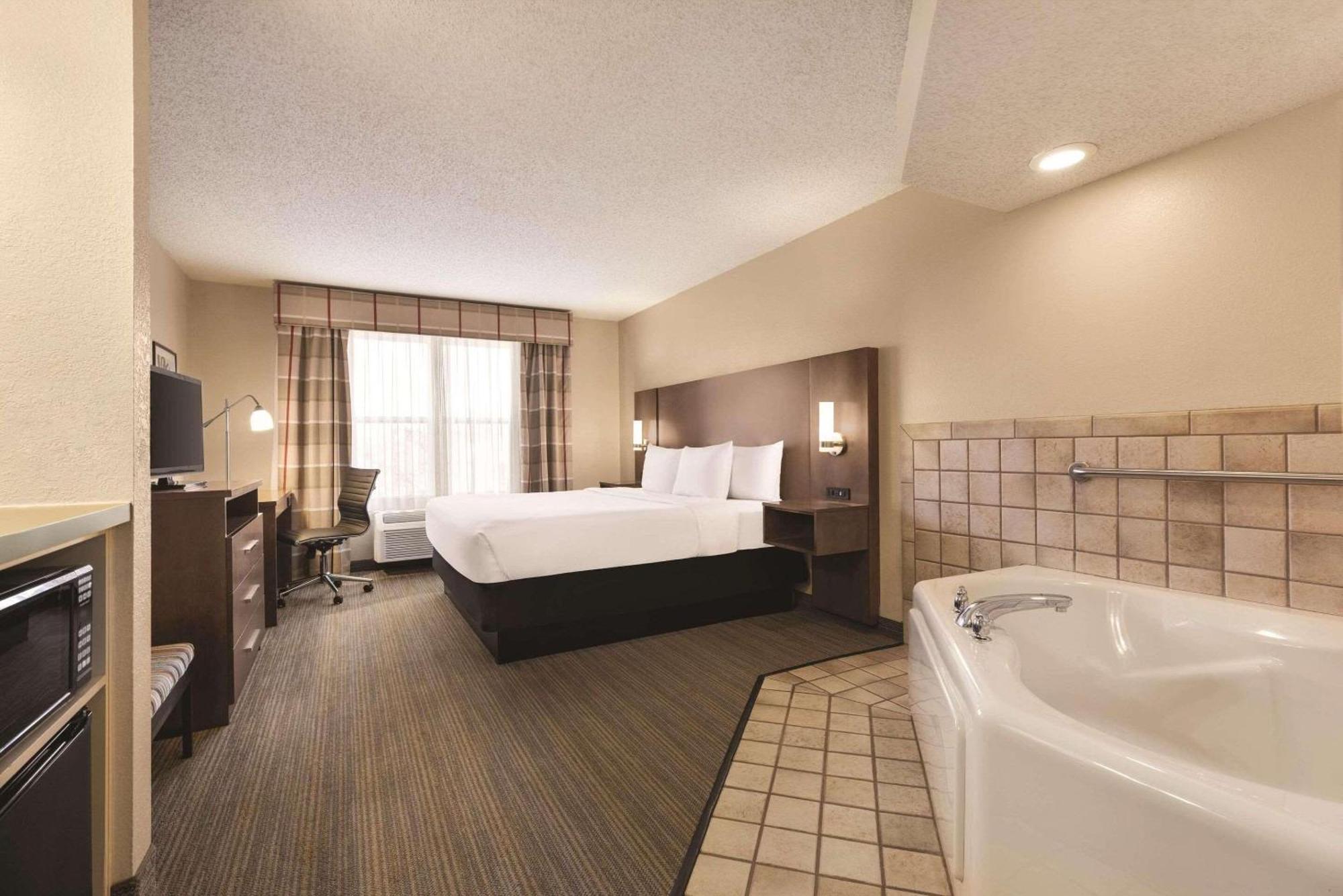 Country Inn & Suites By Radisson, Forest Lake, Mn מראה חיצוני תמונה