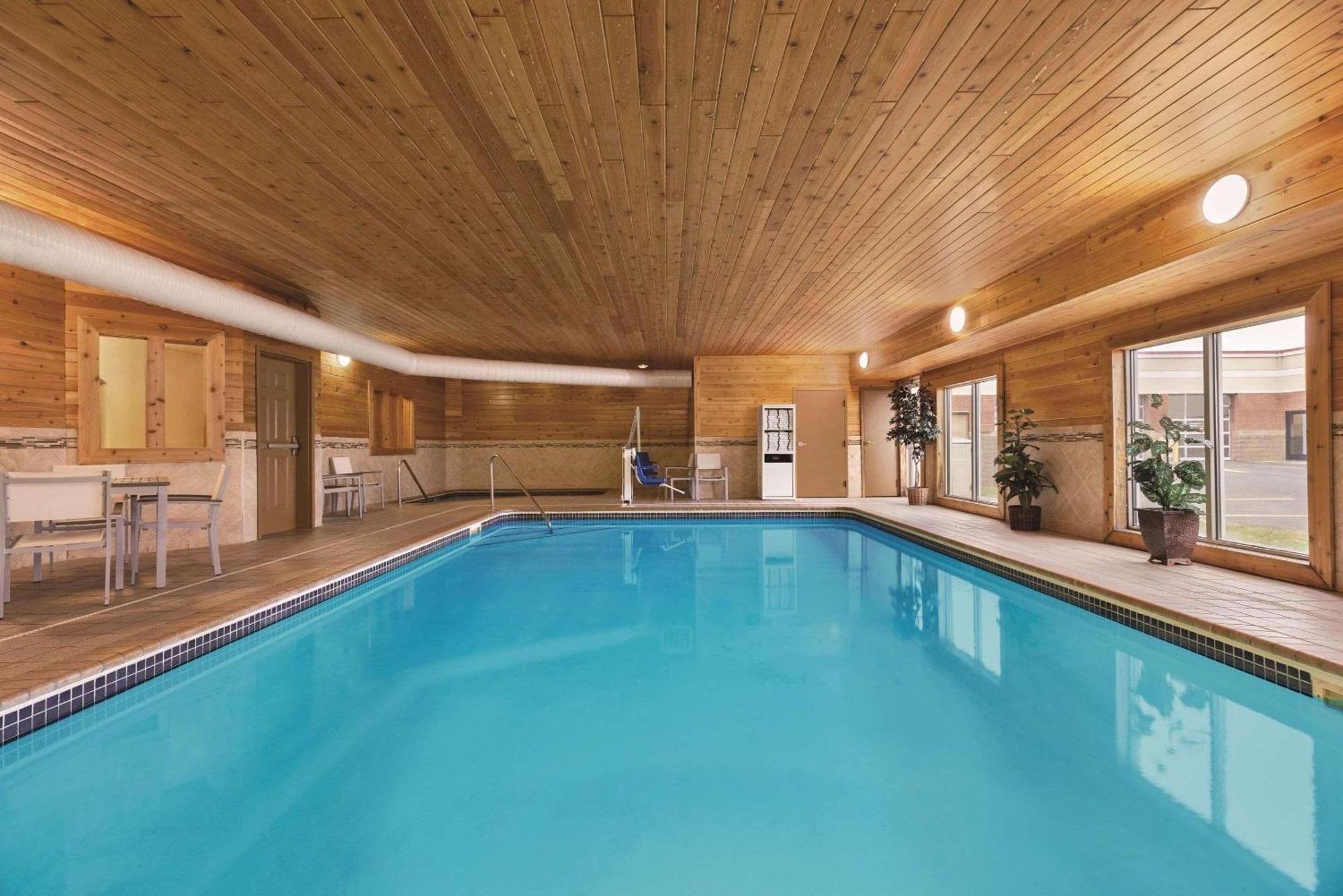 Country Inn & Suites By Radisson, Forest Lake, Mn מראה חיצוני תמונה