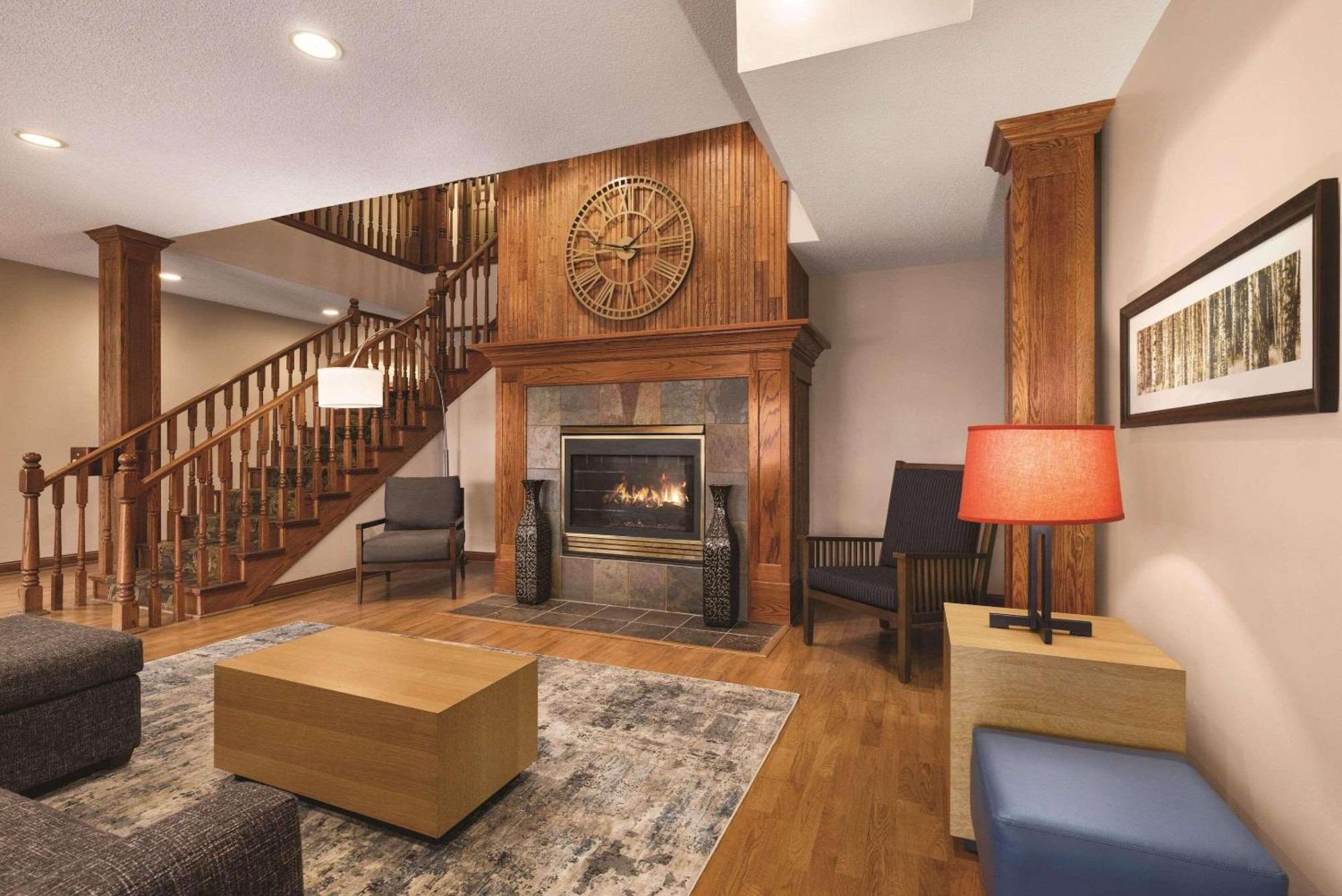 Country Inn & Suites By Radisson, Forest Lake, Mn מראה חיצוני תמונה
